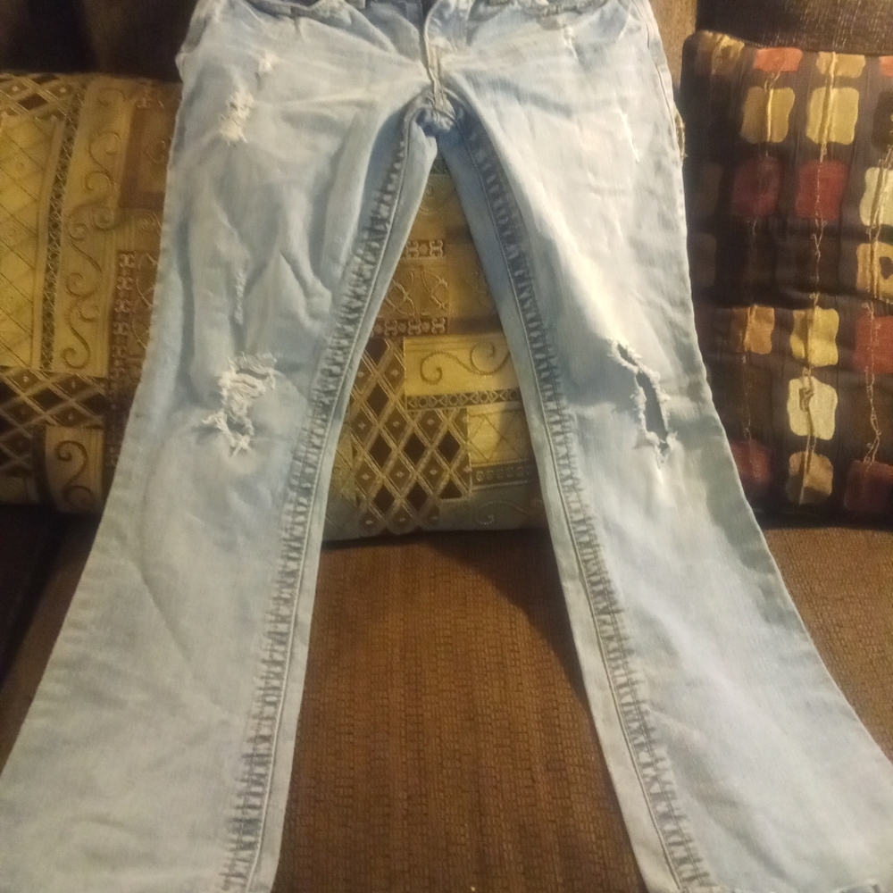 Aeropostale Ripped Jeans, size 5/6, Light Blue